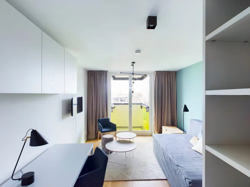 Erstbezug- Möbliert Neubau 1 Zimmer Studio mit Aufzug und Balkon — photo 1